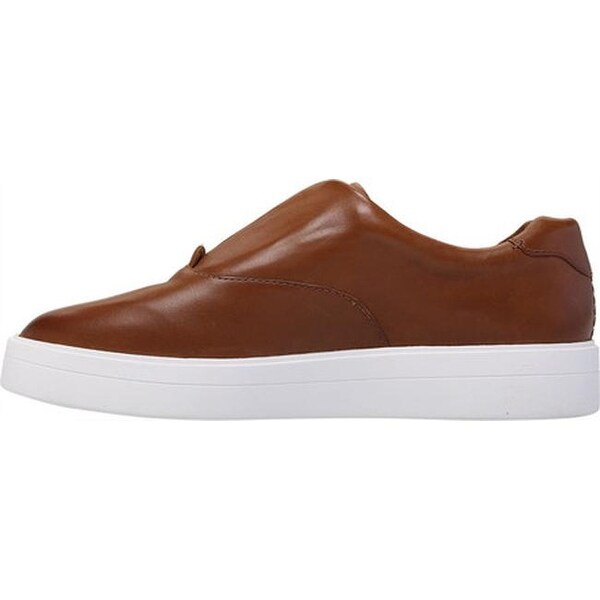 clarks hero step