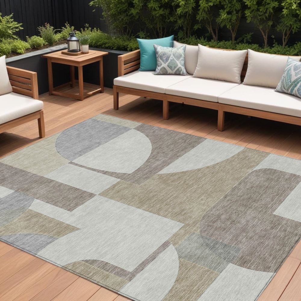 HomeRoots Geometric Modern Rectangle Outdoor Rug