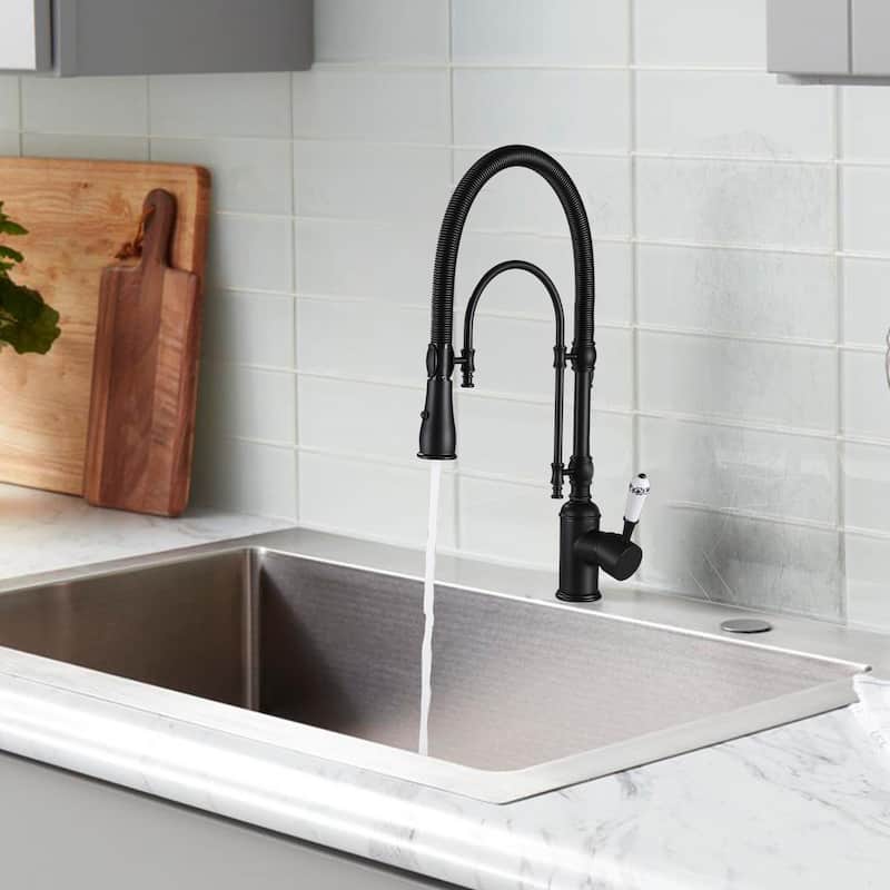 Single Handle High Arc Swiveling Dual-Mode Pull-Down Sprayer Kitchen Faucet In Matte Black