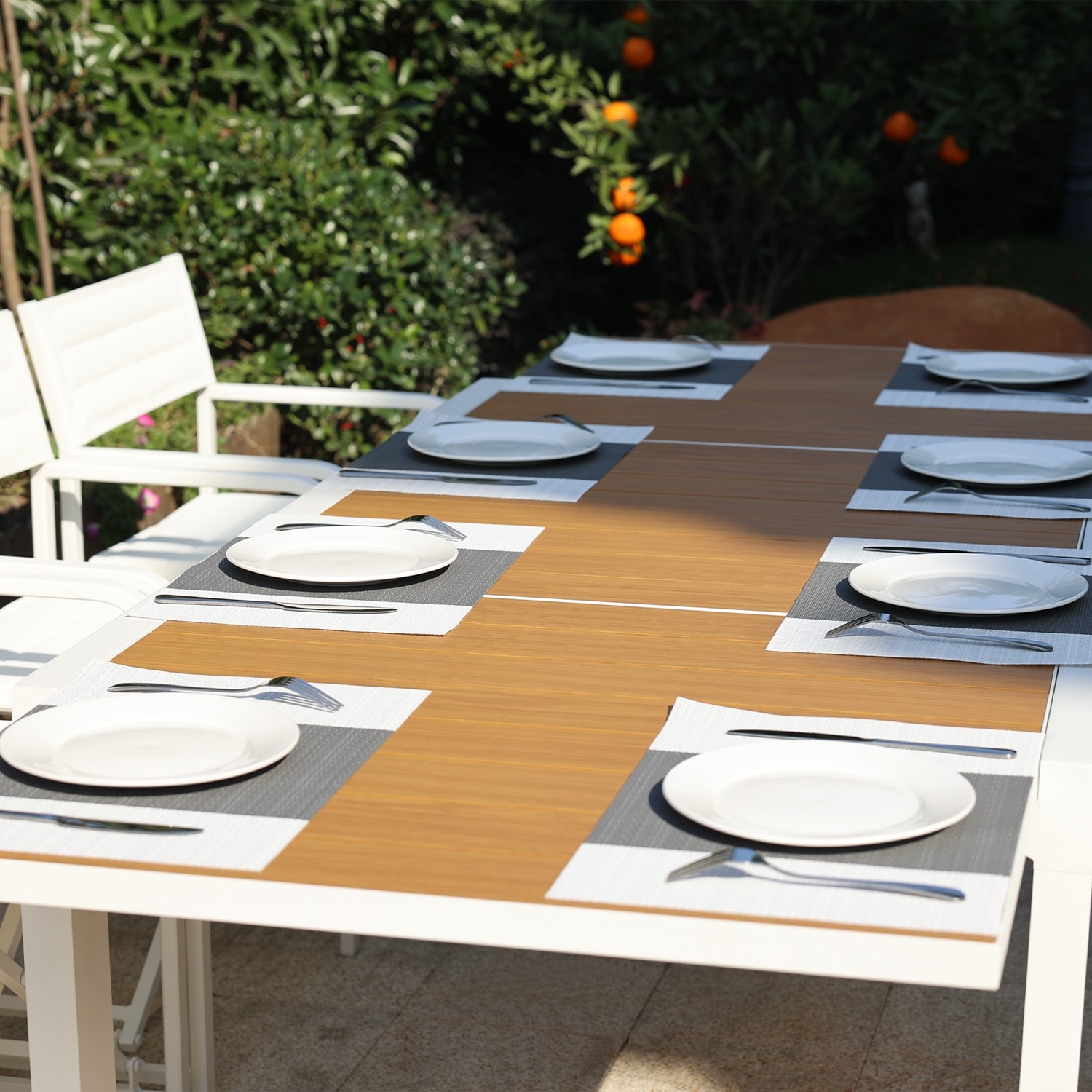 Round table clearance for 10 person