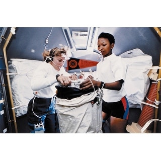 Astronauts Dr Jan Davis And Dr Mae Jemison Were Mission Specialists On