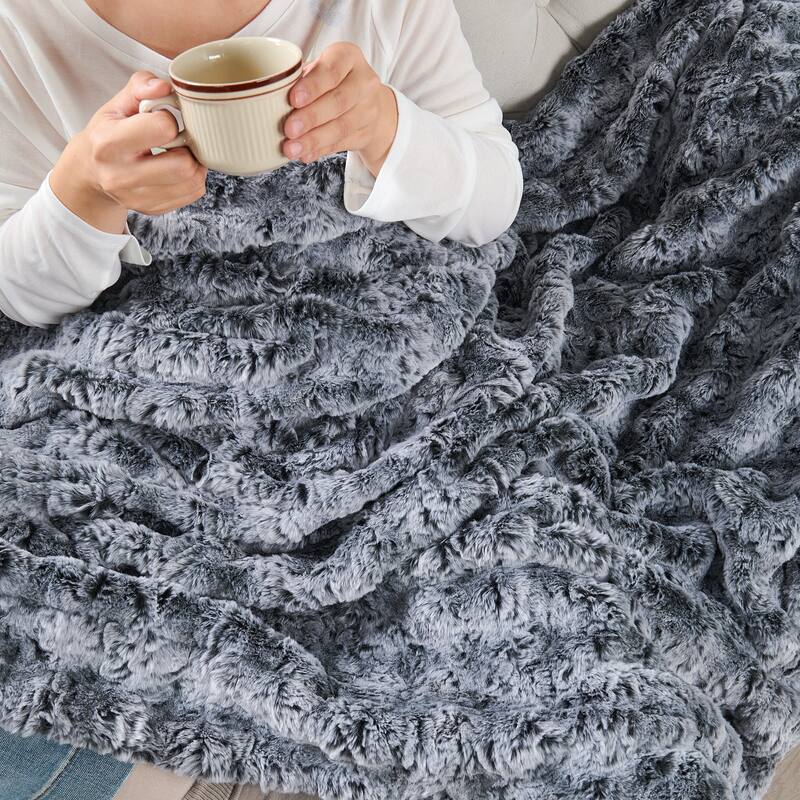 Variegated Warm Plush FauxFur Throw Cozy and Furry Blankets for Sofa