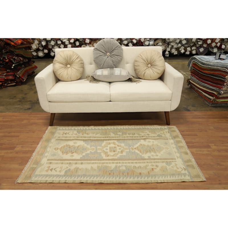 Hand Woven Oriental 100% Wool Carpet Southwestern Tribal Beige & Ivories Kilim Area Rug - 4' 11'' X 3' 2''