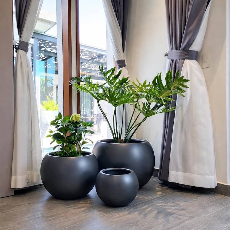 DreamPatio Riverside Fiberstone Composite Ball Planter for Indoor/Outdoor - Smooth Automotive 2K Coating