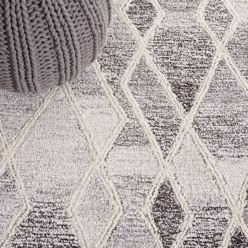 SAFAVIEH Handmade Abstract Sveinlaug Modern Geometric Wool Rug
