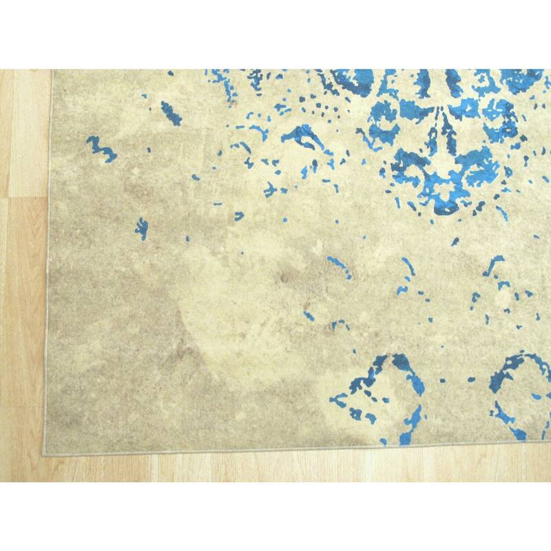 Blue Machine-Made Polyester Traditional Distressed Medallion Rug, 5'11 x 8'10 - Durable rug with intricate medallion pattern.