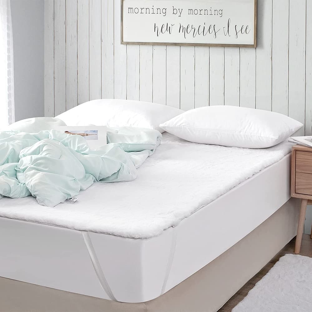 Chunky Bunny - Coma Inducer® Bed Topper - White