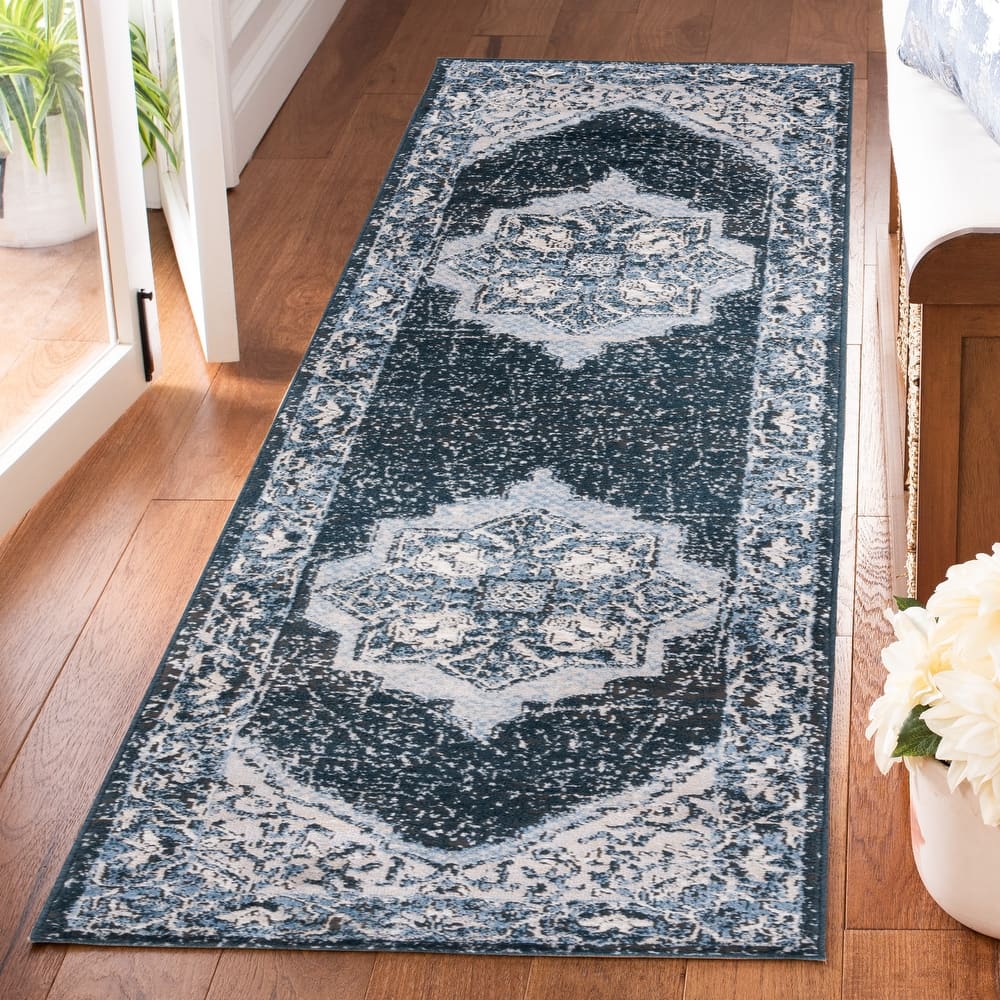 SAFAVIEH Rosewood Sueann Traditional Oriental Rug