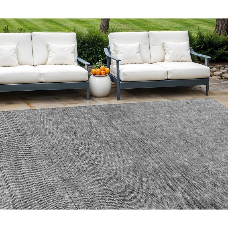 HomeRoots Southwestern Transitional Rectangle Outdoor Rug - 9' X 12'