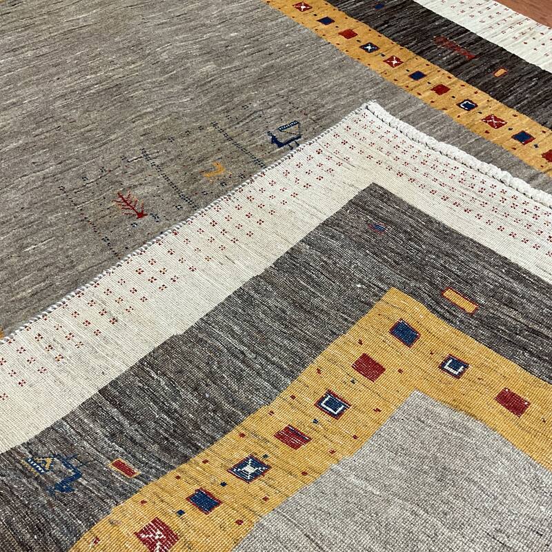 HERAT ORIENTAL Handmade 5'4 x 8' Gabbeh Wool Rug - 5'4" x 8'
