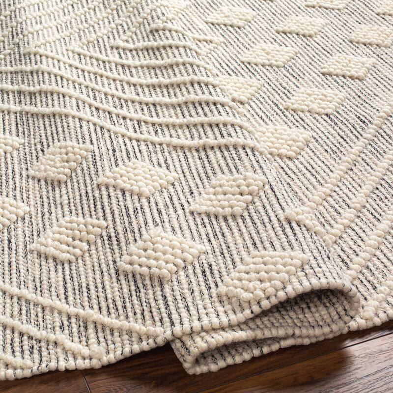 Livabliss Hanoch Handmade Diamond Jute & Wool Area Rug