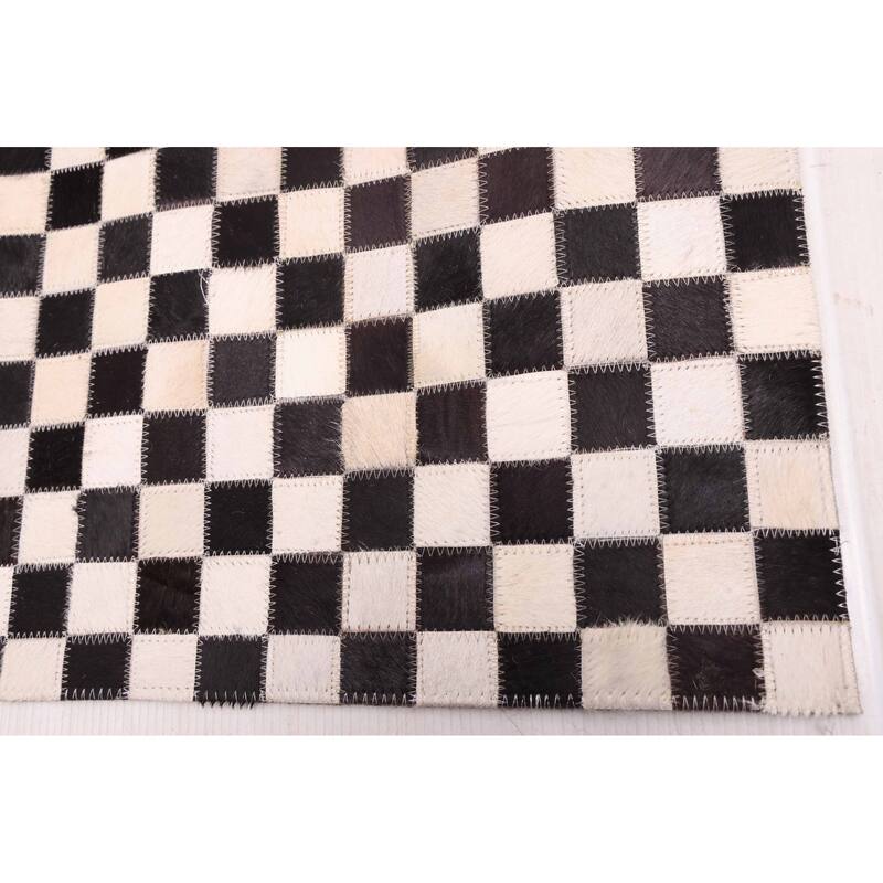 ECARPETGALLERY Handmade Cowhide Patchwork Black, Cream Leather Rug - 5'1 x 8'0