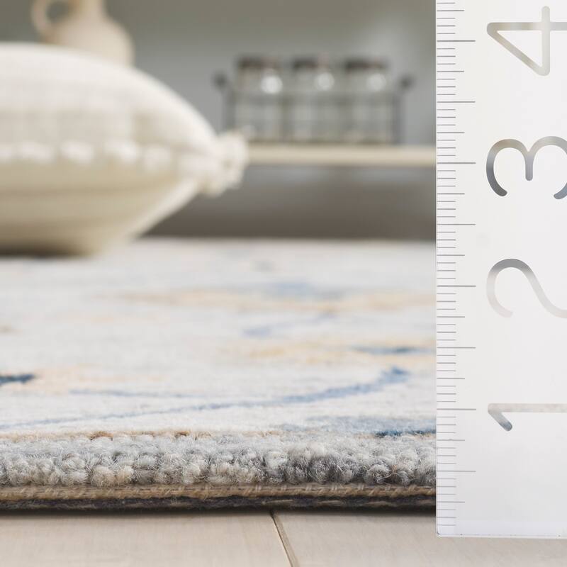 SAFAVIEH Handmade Jardin Sushila Floral Wool Rug