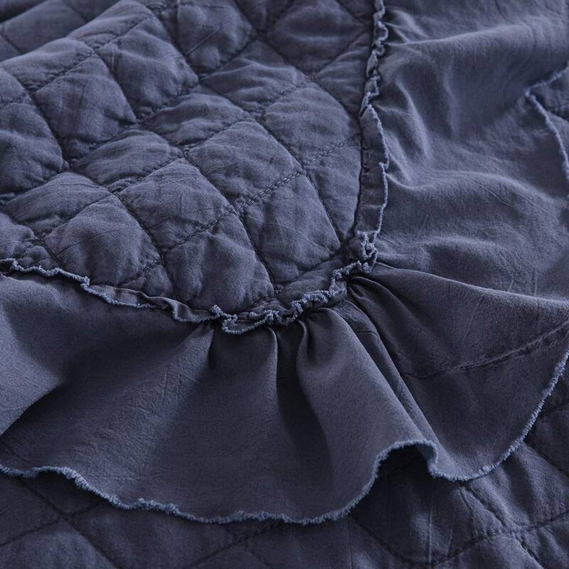 3 Piece Ruffle Quilt Set