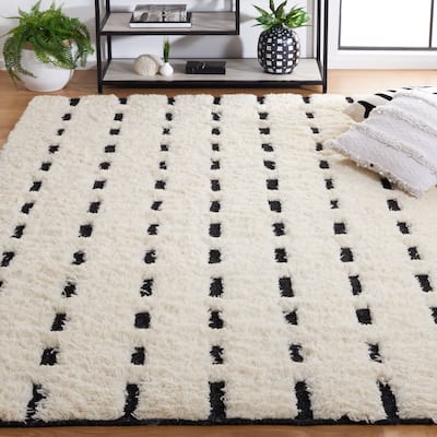 SAFAVIEH Handmade Casablanca Shag Sanelma Wool Rug