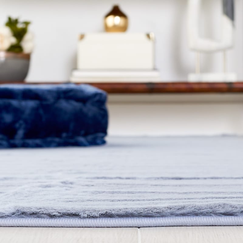 SAFAVIEH Faux Rabbit Auzinda Washable Fur Solid Shag Rug