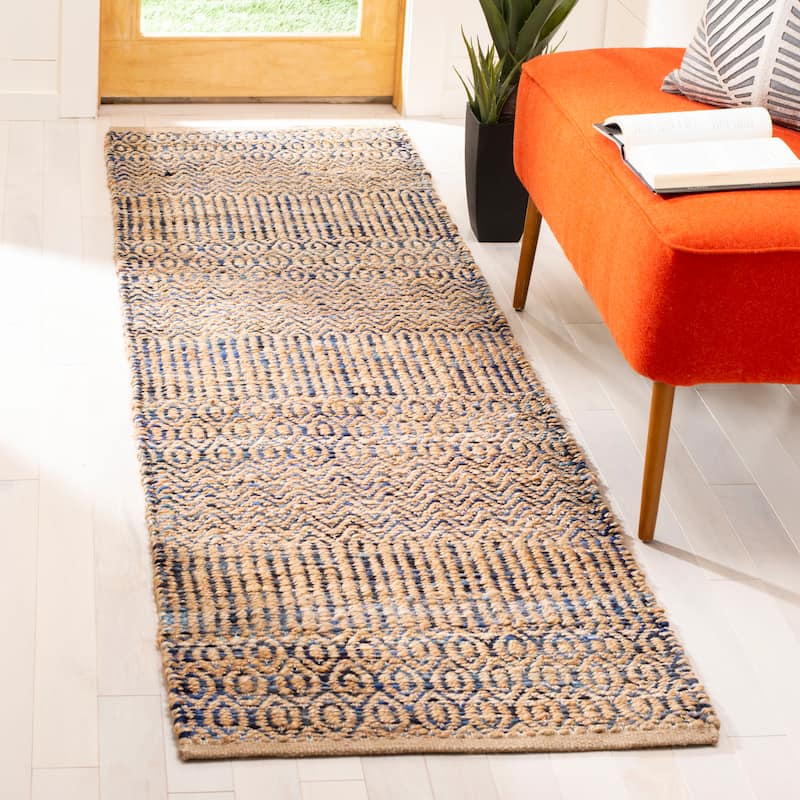 SAFAVIEH Handmade Cape Cod Hanora Coastal Jute Rug - 2'3" x 8' Runner - Navy/Natural