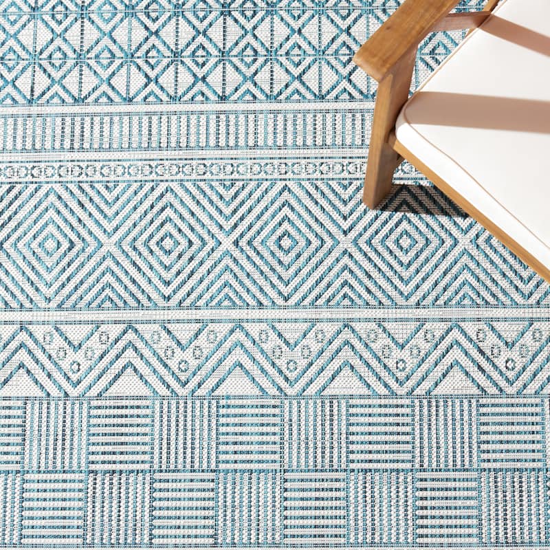 SAFAVIEH Courtyard Zorana Indoor/ Outdoor Waterproof Patio Backyard Rug