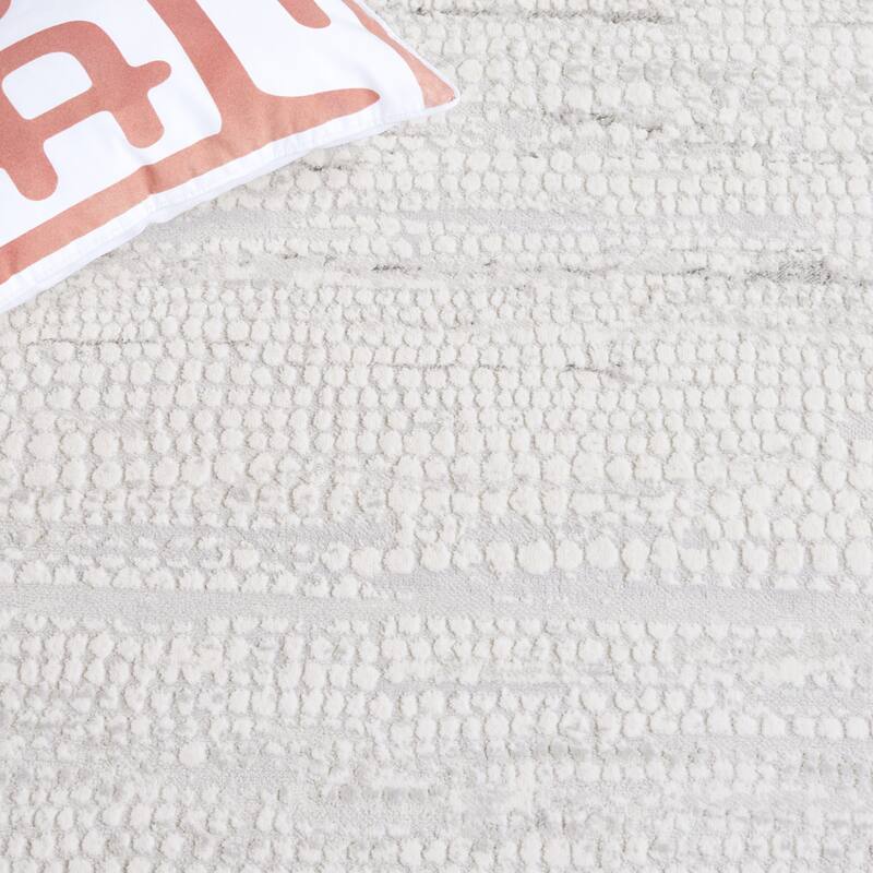SAFAVIEH Hanna Honor Contemporary Rug.