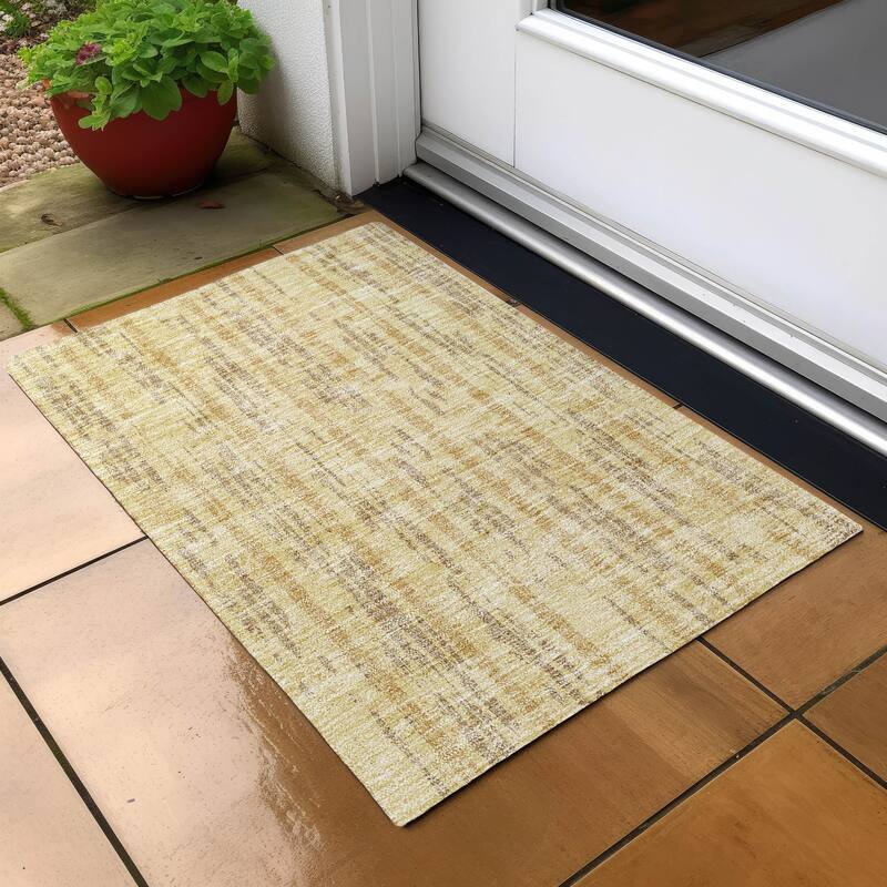 Machine Washable Indoor/ Outdoor Chantille Stripe Ombre Rug - Gold - 1'8" x 2'6"