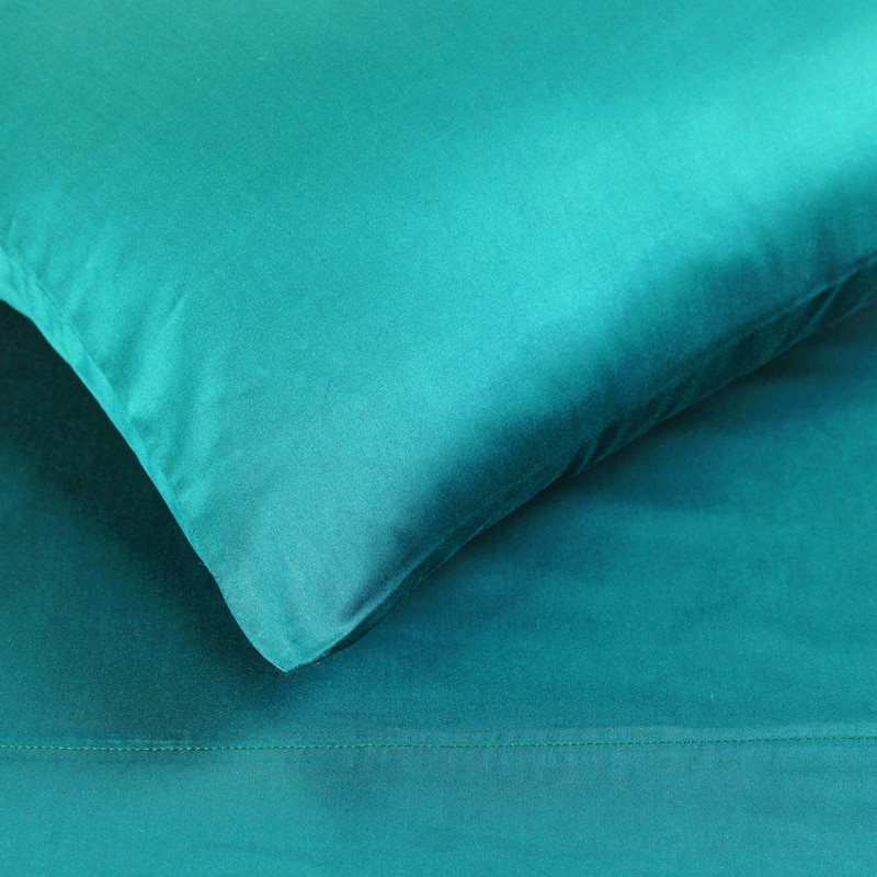 Superior Egyptian Cotton 300 Thread Count Solid Deep Pocket Sheet Set