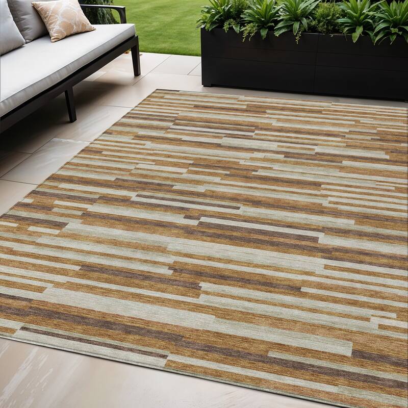 HomeRoots Striped Transitional Rectangle Outdoor Rug - 5' X 8'