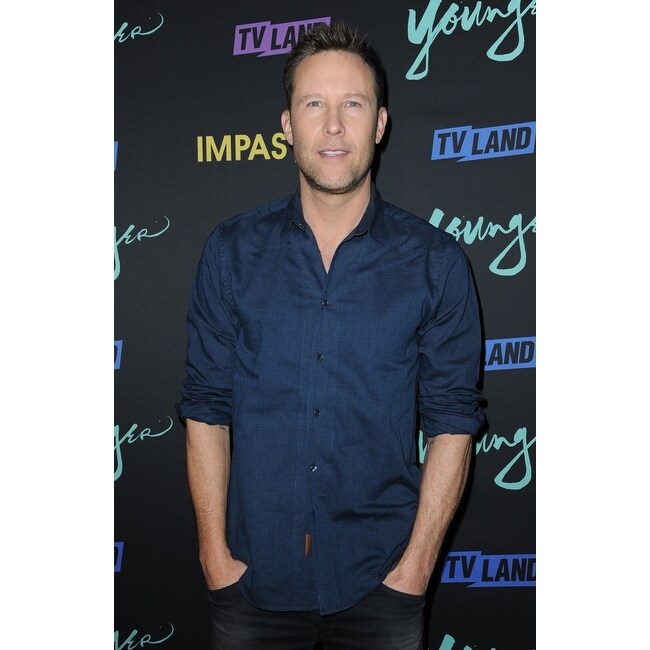 Michael Rosenbaum Sara Rue At Arrivals For Tv Lands Younger Impastor Premiere Party Vandal New York Ny September 27 2016 Photo Overstock 24418369