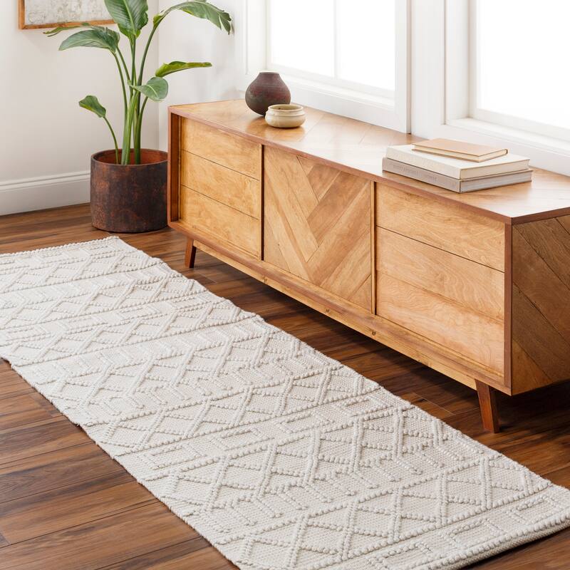 Aydan Country Area Rug - 2' 6" x 8' - Beige/Ivory