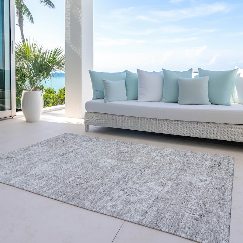 Machine Washable Indoor/ Outdoor Vintage Traditional Chantille Rug