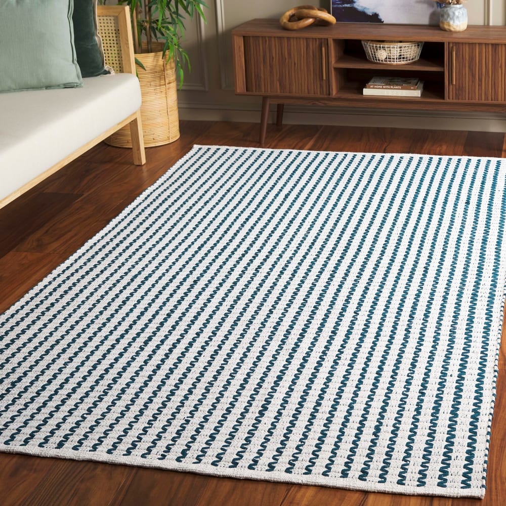 SAFAVIEH Handmade Cape Arieke Cod Cotton Rug