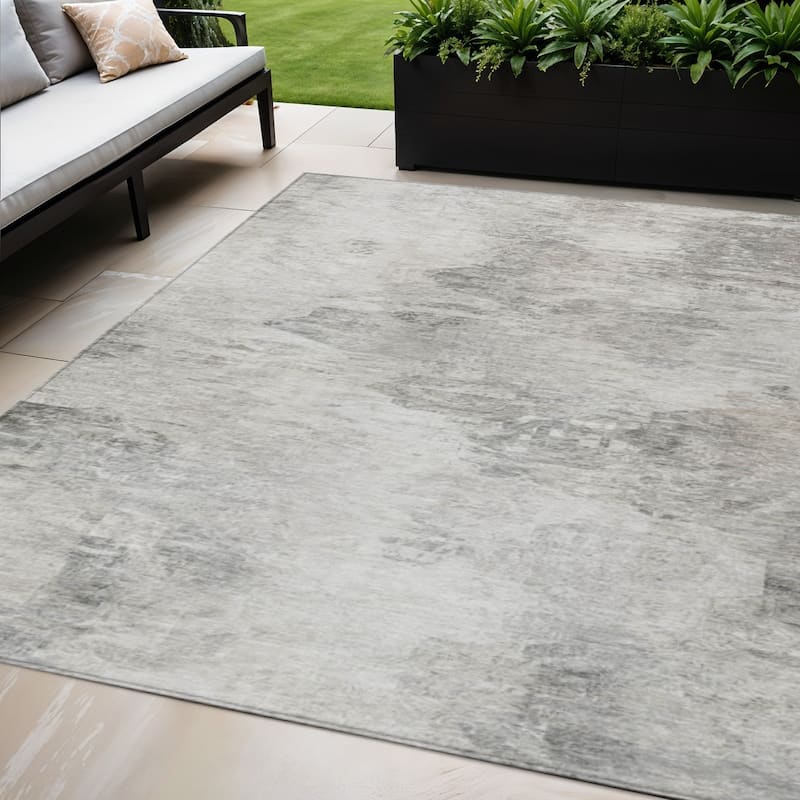 HomeRoots Abstract Transitional Rectangle Outdoor Rug - 5' X 8'