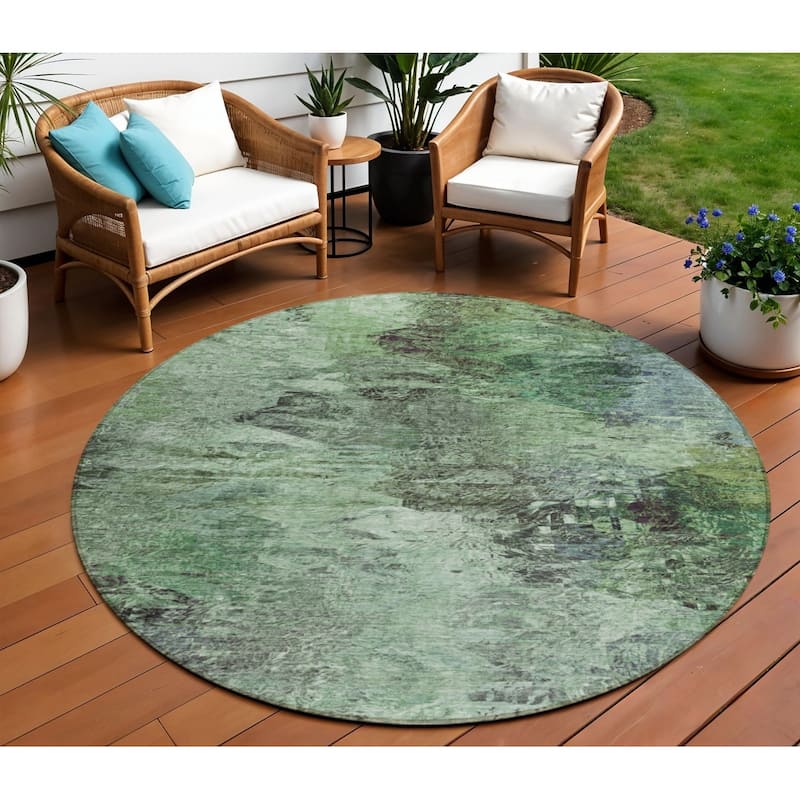HomeRoots Abstract Transitional Rectangle Outdoor Rug - 8' Round