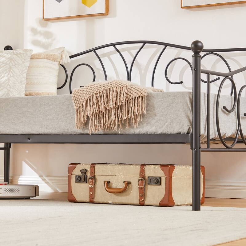 VECELO Metal Twin Size Daybed with Roman Column Legs Scroll Design Heavy Duty 350 lbs Capacity Sofa Bed for Living Room