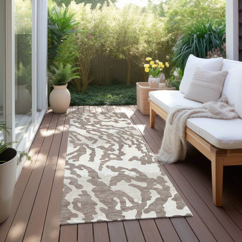 Machine Washable Indoor/ Outdoor Chantille Animal Print Abstract Rug - Taupe - 2'3" x 7'6"