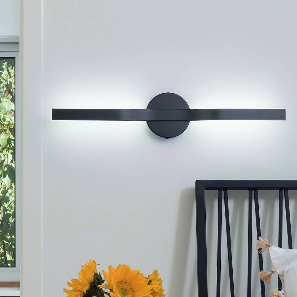 Modern Matte Black LED Wall Sconce with Linear Triac Dimmable Light
