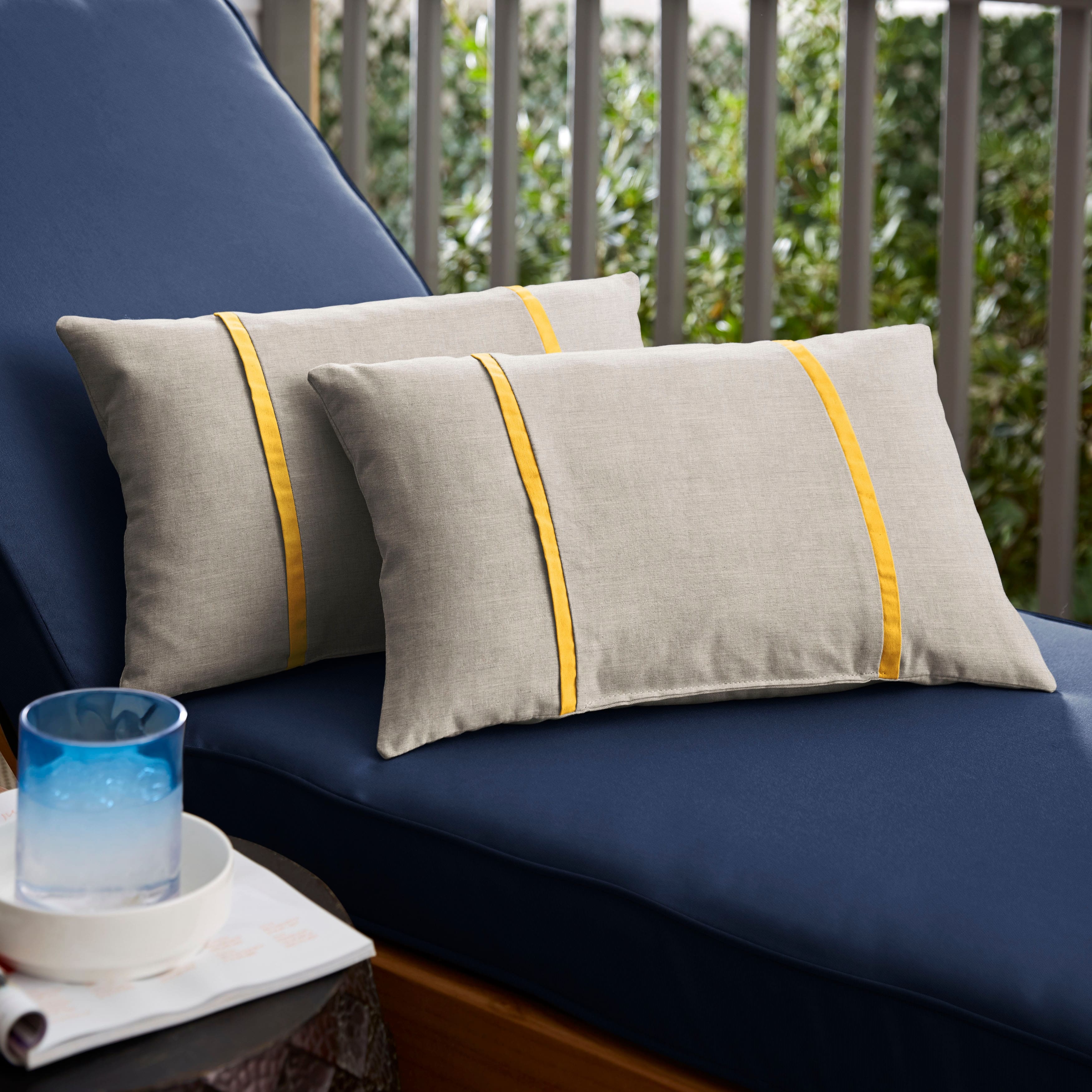 Option Sunbrella - Cast Silver/Canvas Sunflower