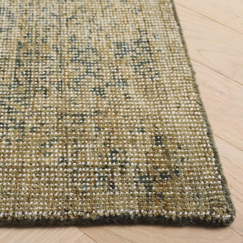 SAFAVIEH Hand-Loomed Maharaja Ludwika Traditional Viscose Rug