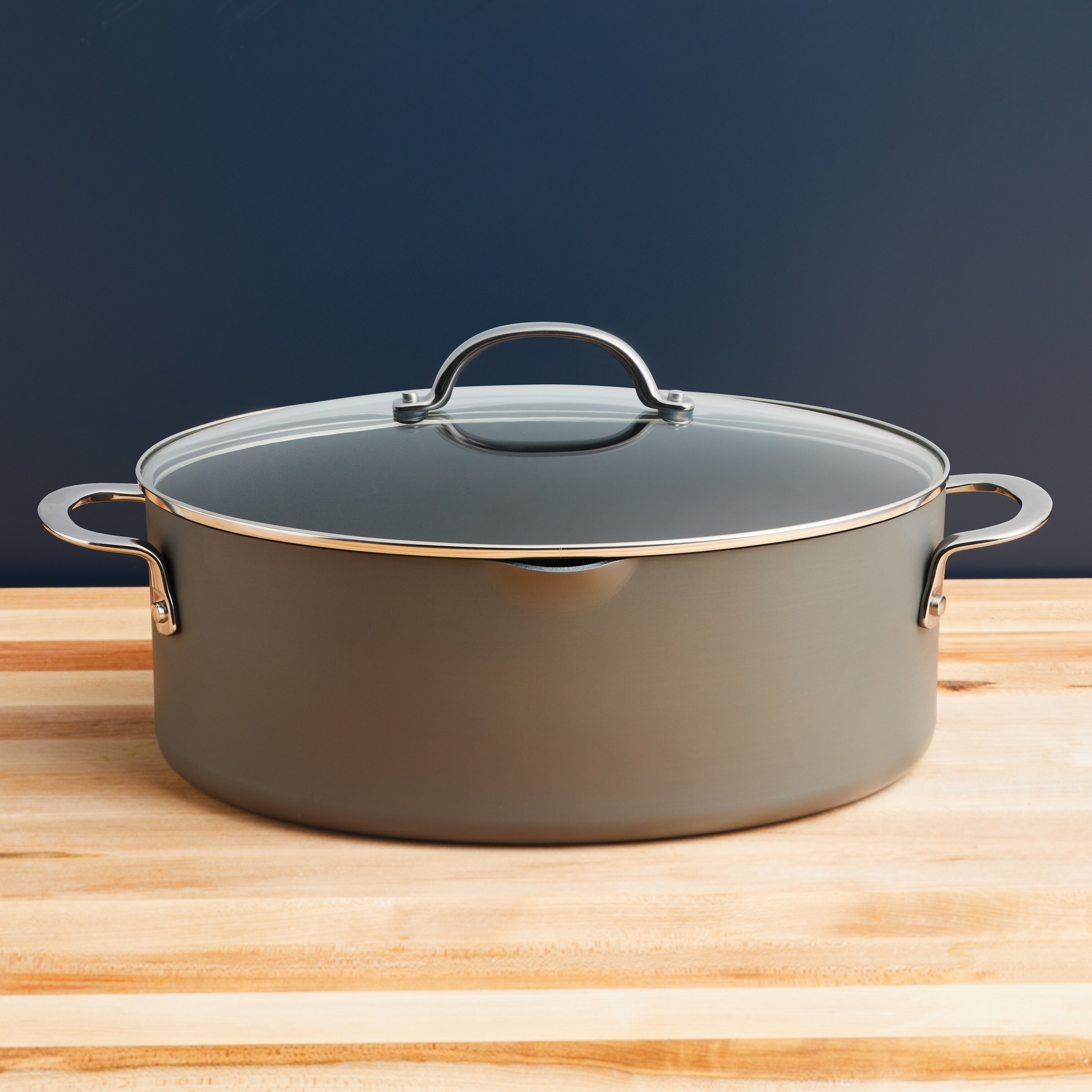 https://ak1.ostkcdn.com/images/products/is/images/direct/bdb1c9bb57df583ae1bfe89bbb016b8bf6200fee/Rachael-Ray-Hard-Anodized-Nonstick-Cookware-Oval-Pasta-Stockpot-and-Braiser%2C-8-Quart%2C-Gray.jpg