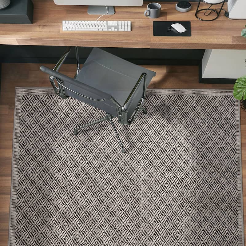 Geometric Border Indoor/Outdoor Area Rug