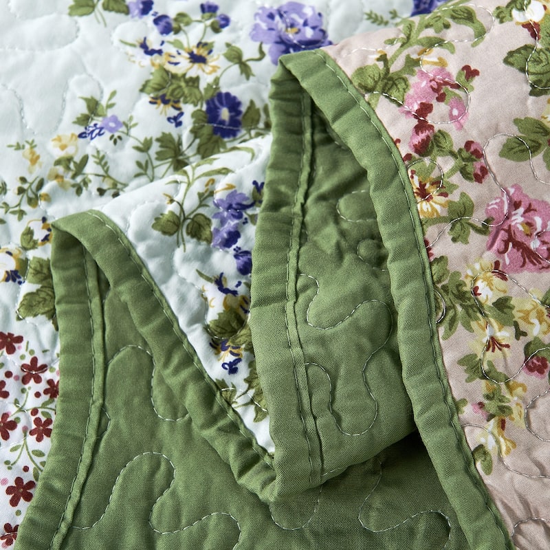 Serenta 8 Piece Quilted Patchwork Bedspread Set