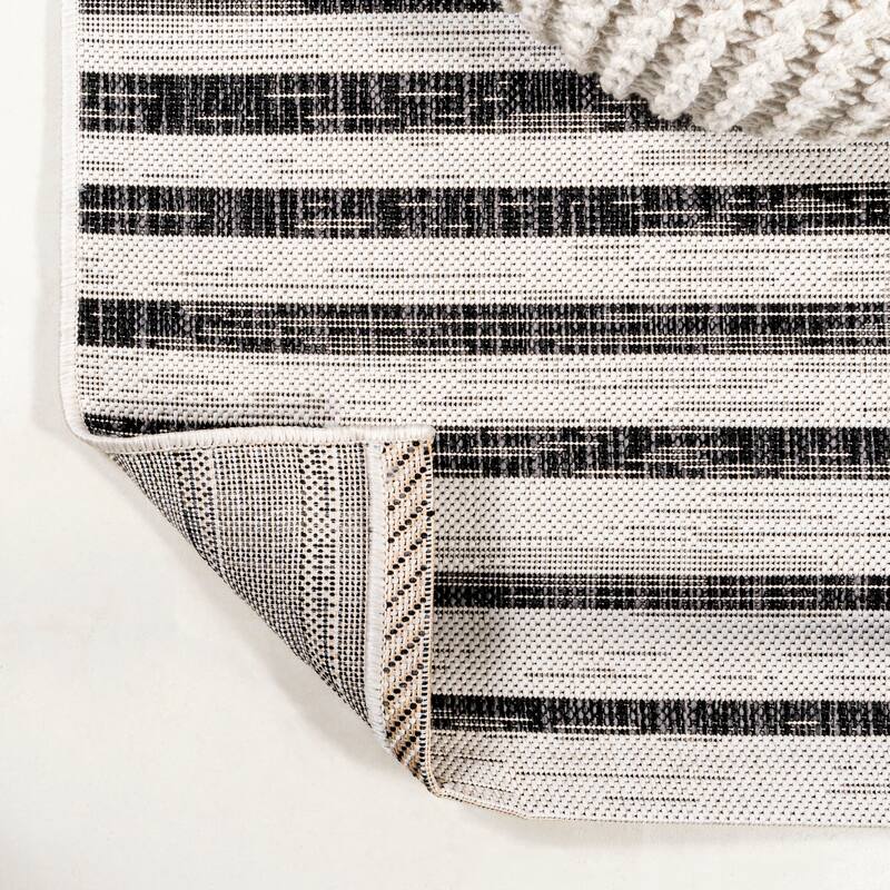 JONATHAN Y Grid Modern Offset Stripe Indoor/Outdoor Area Rug