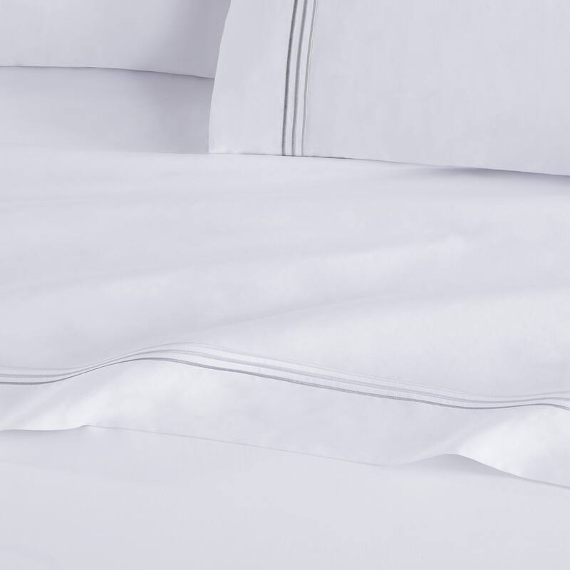 Aston & Arden 600 Thread Count Cotton Sateen Sheet Set