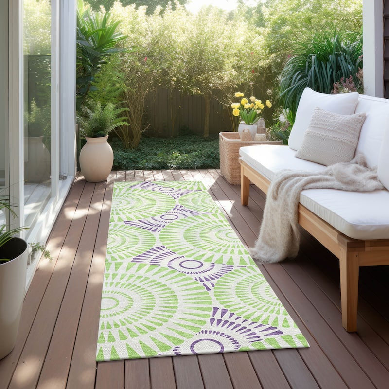 Machine Washable Indoor/ Outdoor Chantille Modern Burst Rug - White - 2'3" x 7'6"