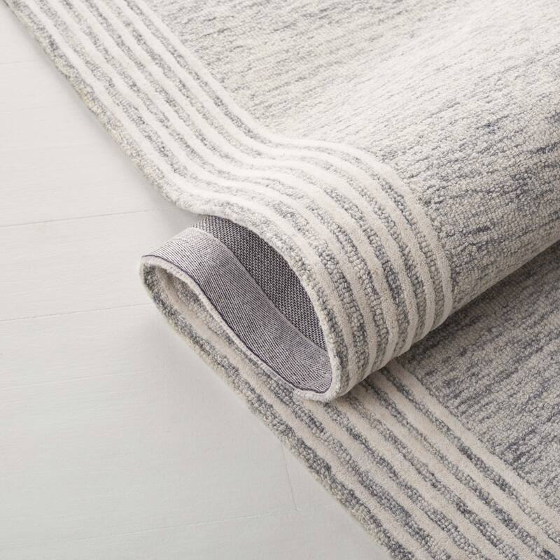 SAFAVIEH Hand-Tufted Lauren Ralph Lauren Sanna Traditional Wool Rug.