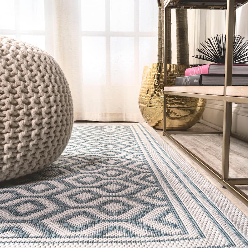 JONATHAN Y Aveiro Diamond Trellis Indoor/Outdoor Area Rug