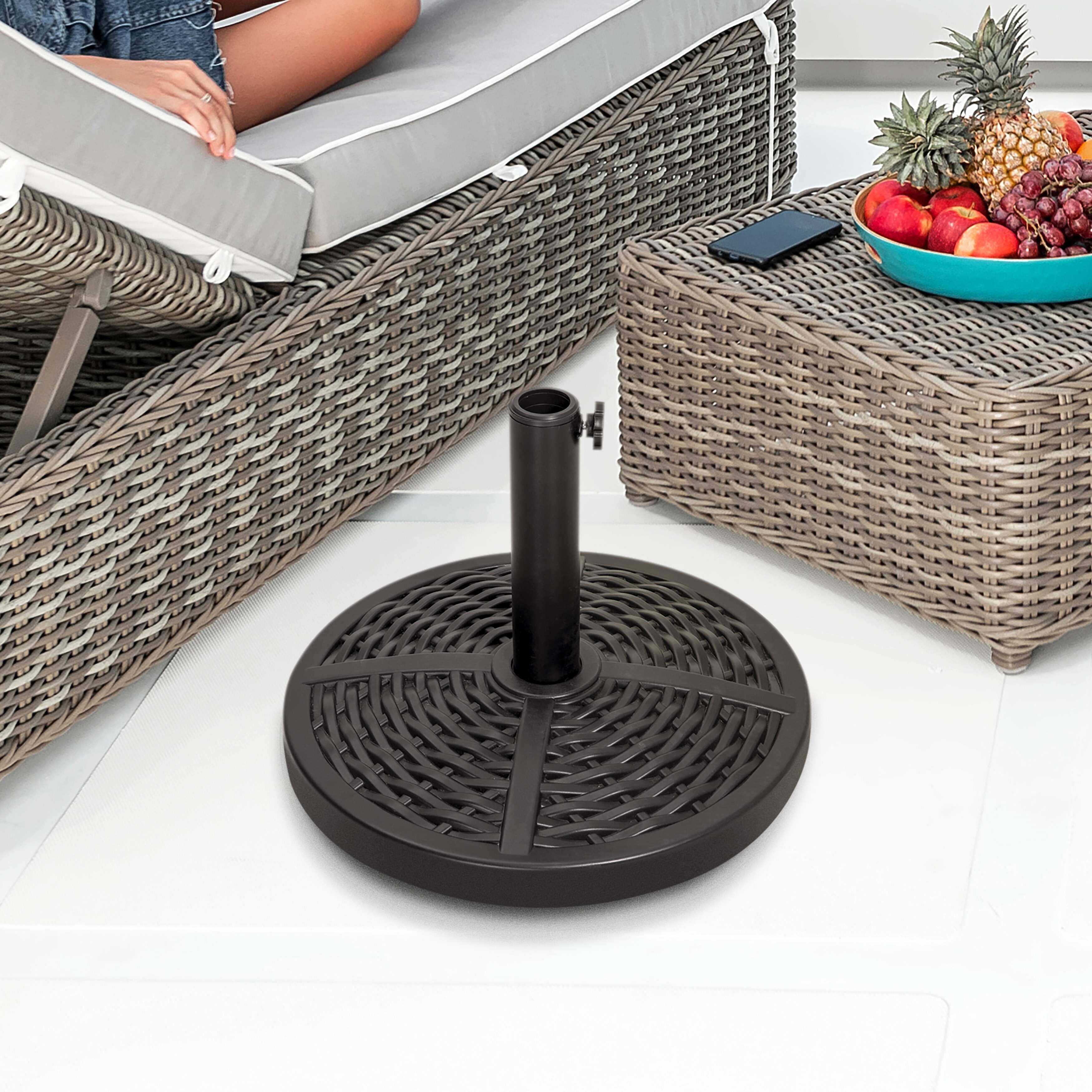 26 lbs patio umbrella base in black Outsunny Round Base, Resin Umbrella Stand Base, Heavy Duty Patio Umbrella Holder for 1.3"/1.5"/1.9" Umbrella Poles for Outdoor, Lawn, Poolside, : Patio, Lawn & Garden Includes a coupler to allow it to fit for 1.3in to 1.5 in Dia umbrella poles Features a support knob to tighten and secure umbrella post into place Easy to assemble Outsunny 19" Patio Umbrella Base,