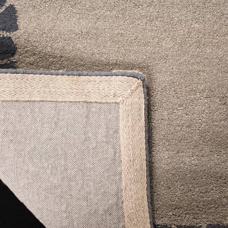 SAFAVIEH Handmade Soho Giselle Border N.Z. Wool Rug