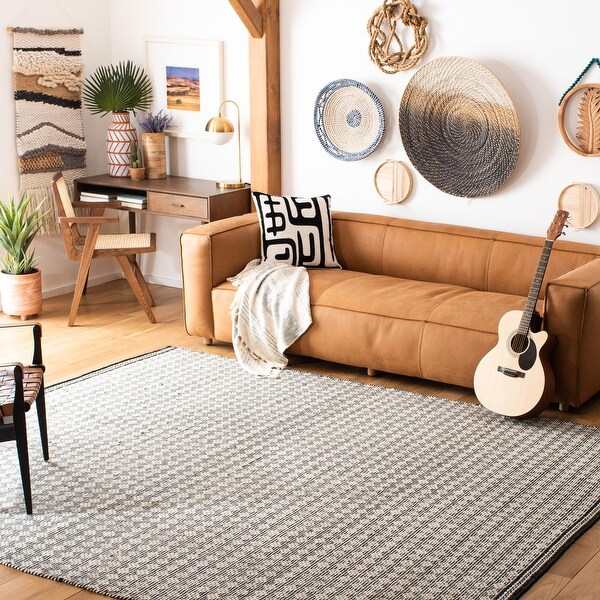 SAFAVIEH Flatweave Kilim Ambrogia Wool Rug - On Sale - Bed Bath