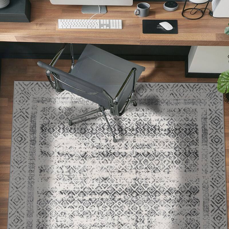 World Rug Gallery Distressed Bohemian Border Area Rug