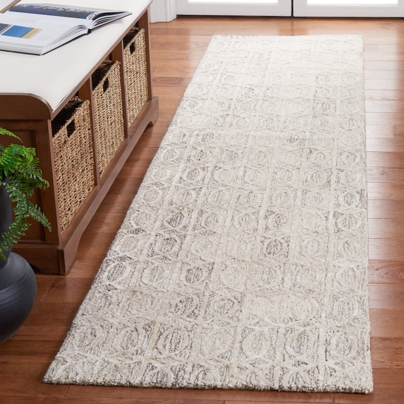 SAFAVIEH Handmade Ebony Giseltraud Modern Wool Rug